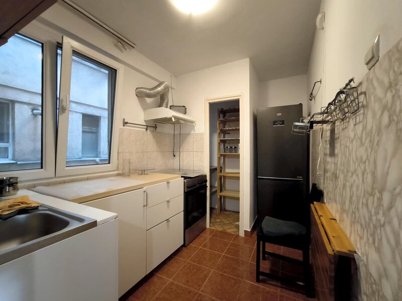 Viilor, Eroii Revolutiei metrou, apartament 2 camere decomandat