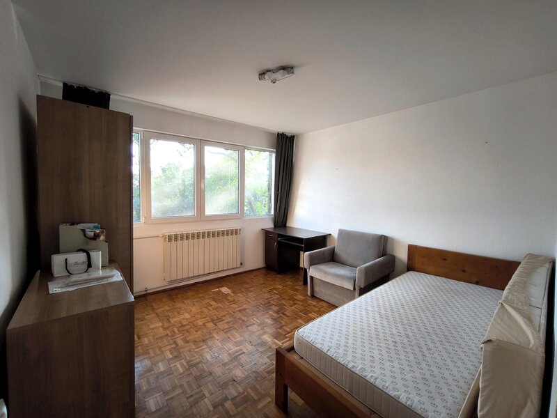 Viilor, Eroii Revolutiei metrou, apartament 2 camere decomandat