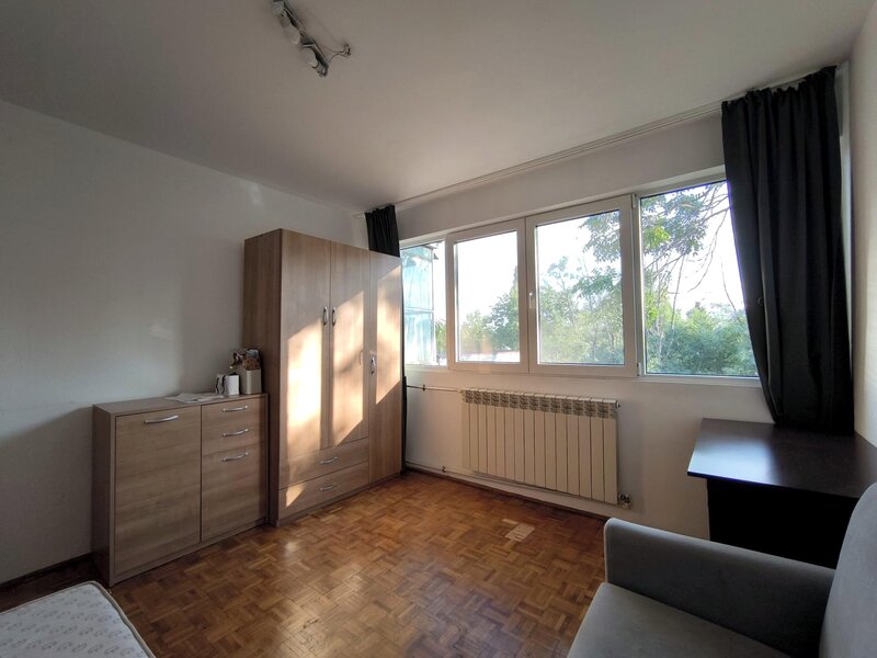 Viilor, Eroii Revolutiei metrou, apartament 2 camere decomandat