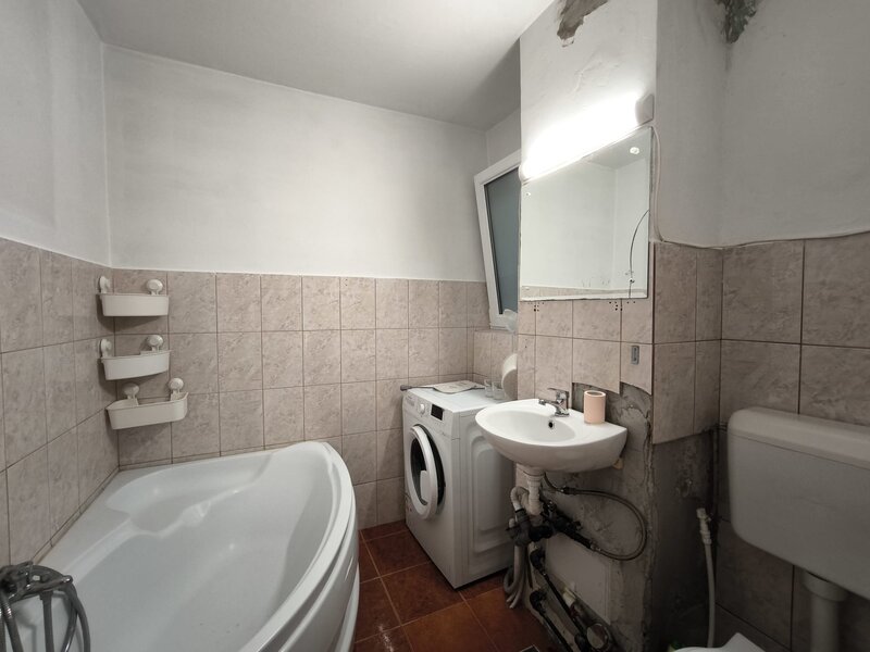 Viilor, Eroii Revolutiei metrou, apartament 2 camere decomandat